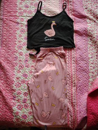 Pijama de Dos Piezas con Estampado de Cisnes