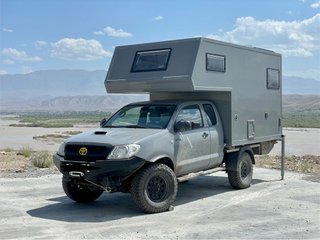 Toyota Hilux 4x4 camper de expedición