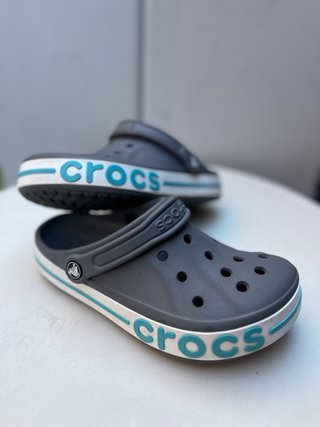 Zuecos grises y azul.Crocs originales. Talla 37-38