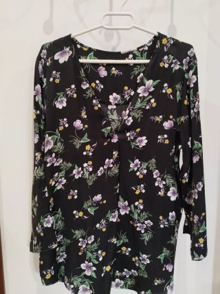 Blusa Negra Estampado Floral Talla L/XL