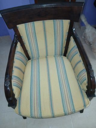 Butaca descalzadora de madera