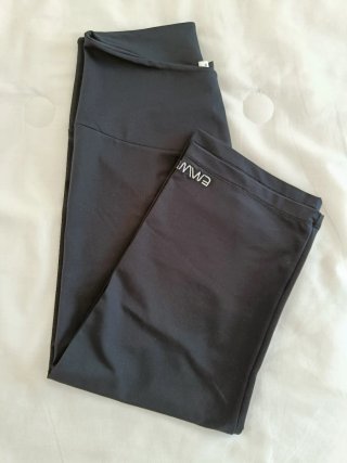 Pantalón pirata negro