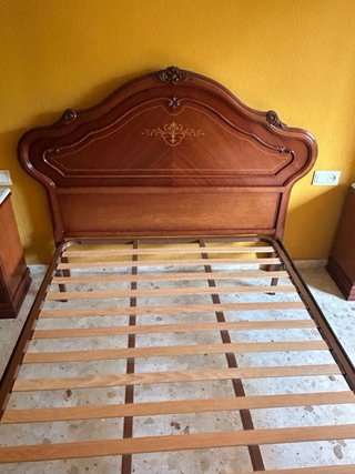 Cabecero de Cama Clásico de Madera