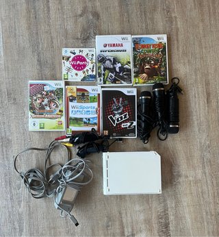 Consola Nintendo Wii con Juegos y Accesorios