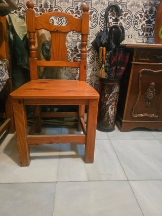 Silla de madera