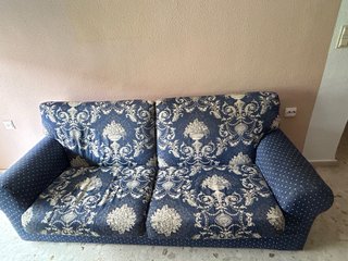 Sofá de tela estampado