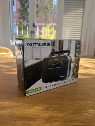 Radio Portátil Muse M-081 R AM/FM