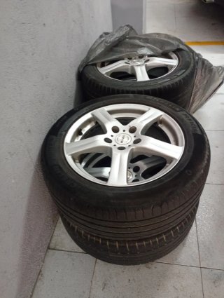 Set de 4 Llantas con Neumáticos Enzo