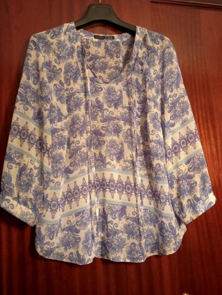 Camisa Estampada Azul y Blanca