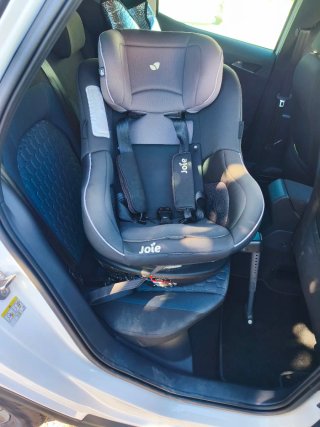 Silla de coche Joie con sistema Isofix