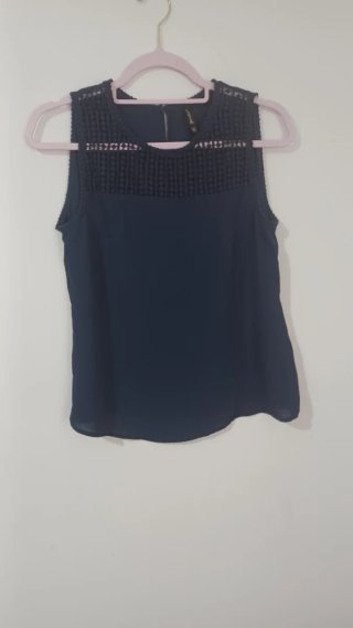 Blusa azul sin mangas