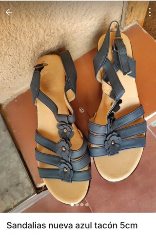 Sandalias Azules con Flores
