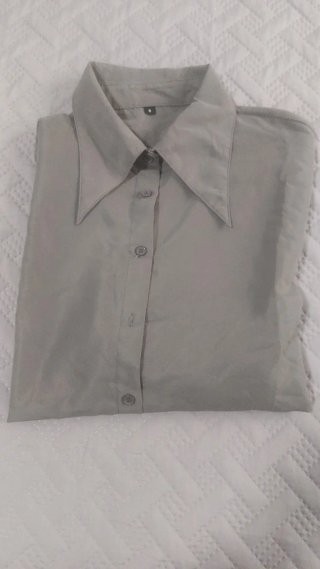 Blusa Gris de Manga Corta