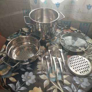 Set de Olla para Pasta y Cubiertos