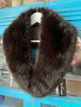 Cuello de Pelo Sintético Marrón Walina