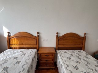 2 Cabeceros de 90cm y Mesilla de Roble