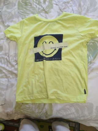 Camiseta Amarilla con Estampado