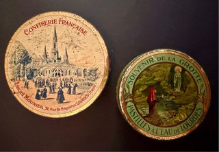 2 Cajas Metálicas Souvenir de Lourdes modernistas