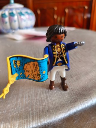 Playmobil pirata con garfio, pata de palo y mapa
