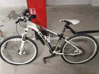 Bicicleta de Montaña llantas 26 Frenos Hidráulicos
