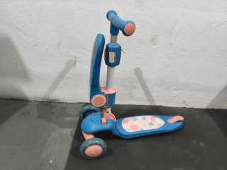 Patinete Infantil de Tres Ruedas