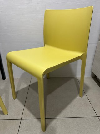 Silla Amarilla de Diseño Minimalista Volt Pedrali