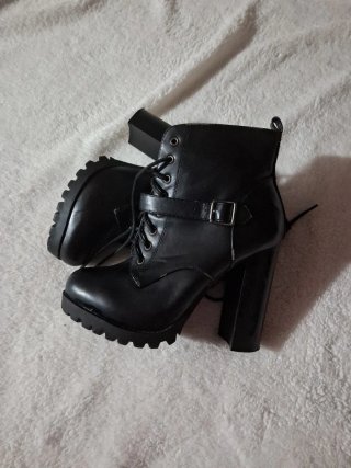Botas de tacón negras