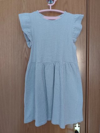 Vestido de rayas para niña
