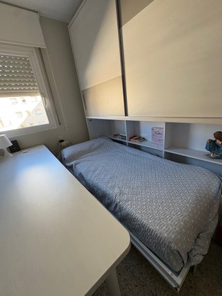 Cama Individual con Estructura y Estantería