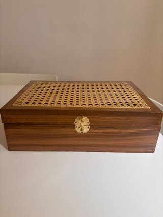Caja Decorativa de Madera y Ratán