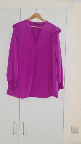 Blusa Fucsia con Volantes