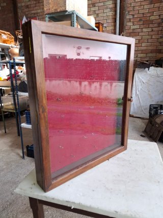 Vitrina de madera antigua MBM