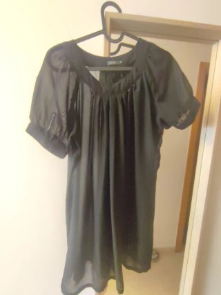 Blusa negra de gasa manga corta