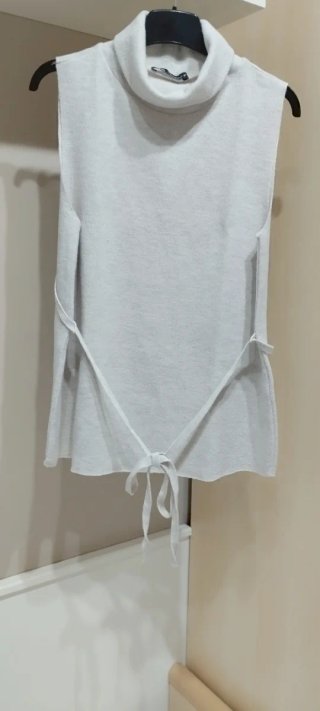 Top de punto Zara crudo claro