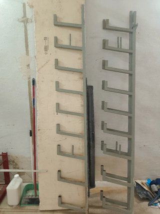 3 Soportes de Hierro para Tuberías, altura 220 cm