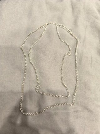 Collar de doble cadena plateada