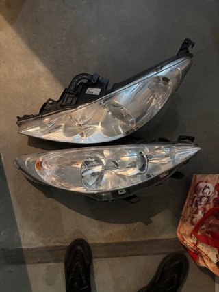 Focos delanteros Peugeot 207
