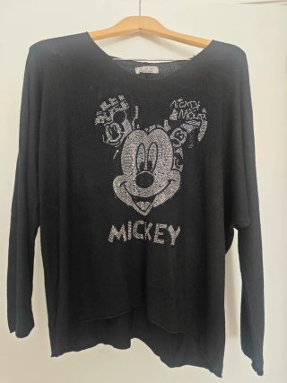 Camiseta negra con estampado de Mickey Mouse