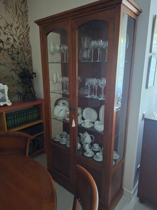 Vitrina de Madera de Cerezo