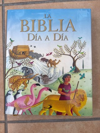 Libro La Biblia ilustrada día a día, para niños.
