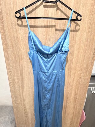 Vestido de graduación azul celeste