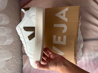 Bambas Veja Blancas y Beige 39 (parece 40-41)