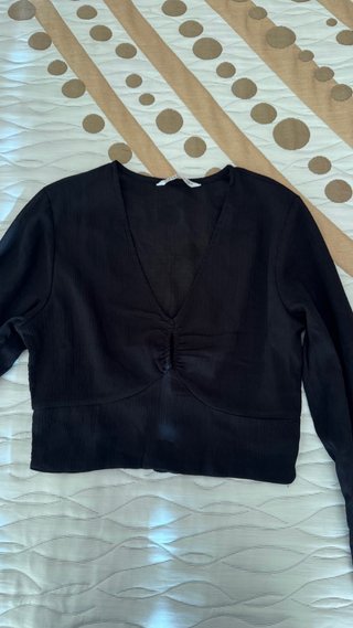 Blusa negra de manga larga