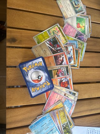 Lote de 50 cartas Pokémon