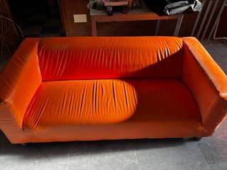 Sofá Naranja de Piel Sintética