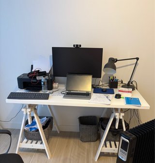 Escritorio IKEA LAGKAPTEN / MITTBACK