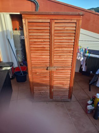 Armario Exterior de Madera