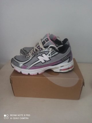 Zapatillas New Balance Gris y Rosa