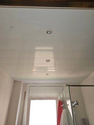 Autónomo profesional en reparaciones del hogar.