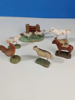 Lote de figuras muy antiguas de barro para Belén